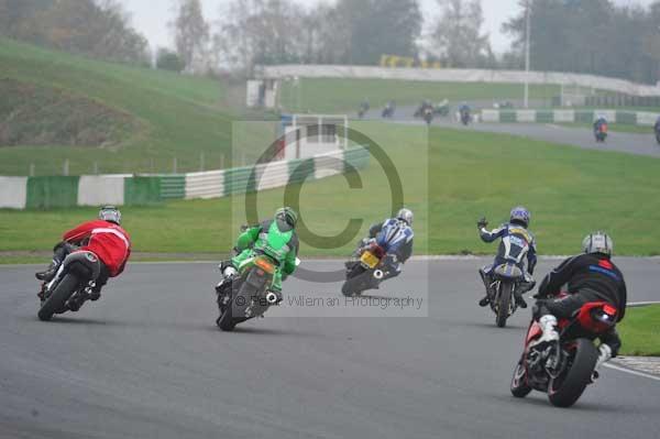 Mallory park Leicestershire;Mallory park photographs;Motorcycle action photographs;event digital images;eventdigitalimages;mallory park;no limits trackday;peter wileman photography;trackday;trackday digital images;trackday photos