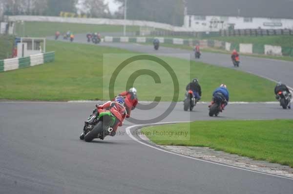 Mallory park Leicestershire;Mallory park photographs;Motorcycle action photographs;event digital images;eventdigitalimages;mallory park;no limits trackday;peter wileman photography;trackday;trackday digital images;trackday photos