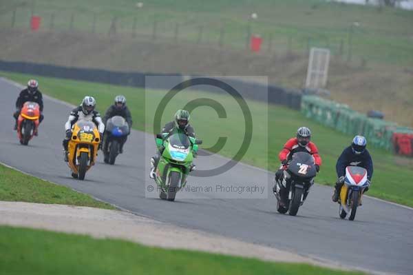 Mallory park Leicestershire;Mallory park photographs;Motorcycle action photographs;event digital images;eventdigitalimages;mallory park;no limits trackday;peter wileman photography;trackday;trackday digital images;trackday photos