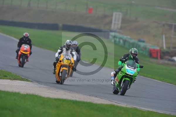 Mallory park Leicestershire;Mallory park photographs;Motorcycle action photographs;event digital images;eventdigitalimages;mallory park;no limits trackday;peter wileman photography;trackday;trackday digital images;trackday photos