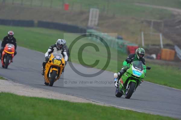 Mallory park Leicestershire;Mallory park photographs;Motorcycle action photographs;event digital images;eventdigitalimages;mallory park;no limits trackday;peter wileman photography;trackday;trackday digital images;trackday photos