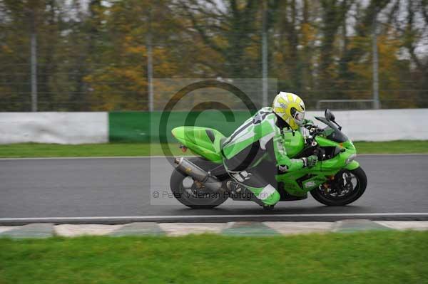 Mallory park Leicestershire;Mallory park photographs;Motorcycle action photographs;event digital images;eventdigitalimages;mallory park;no limits trackday;peter wileman photography;trackday;trackday digital images;trackday photos