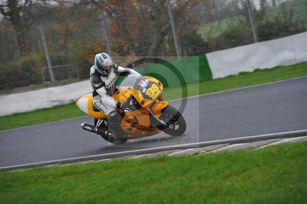 Mallory park Leicestershire;Mallory park photographs;Motorcycle action photographs;event digital images;eventdigitalimages;mallory park;no limits trackday;peter wileman photography;trackday;trackday digital images;trackday photos