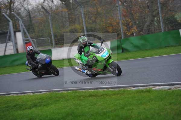 Mallory park Leicestershire;Mallory park photographs;Motorcycle action photographs;event digital images;eventdigitalimages;mallory park;no limits trackday;peter wileman photography;trackday;trackday digital images;trackday photos