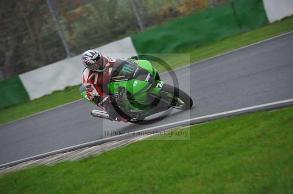 Mallory park Leicestershire;Mallory park photographs;Motorcycle action photographs;event digital images;eventdigitalimages;mallory park;no limits trackday;peter wileman photography;trackday;trackday digital images;trackday photos