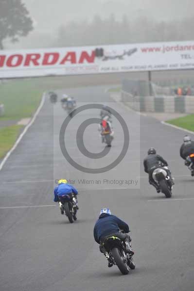 Mallory park Leicestershire;Mallory park photographs;Motorcycle action photographs;event digital images;eventdigitalimages;mallory park;no limits trackday;peter wileman photography;trackday;trackday digital images;trackday photos