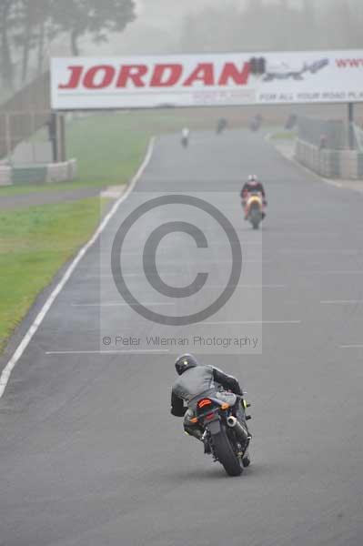 Mallory park Leicestershire;Mallory park photographs;Motorcycle action photographs;event digital images;eventdigitalimages;mallory park;no limits trackday;peter wileman photography;trackday;trackday digital images;trackday photos