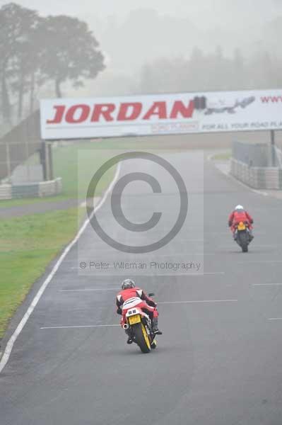 Mallory park Leicestershire;Mallory park photographs;Motorcycle action photographs;event digital images;eventdigitalimages;mallory park;no limits trackday;peter wileman photography;trackday;trackday digital images;trackday photos