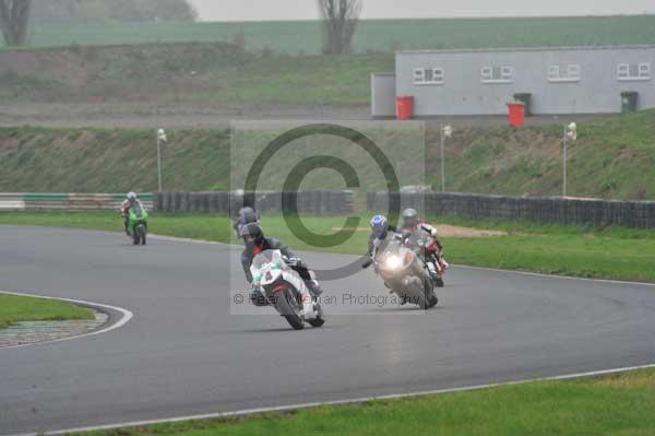 Mallory park Leicestershire;Mallory park photographs;Motorcycle action photographs;event digital images;eventdigitalimages;mallory park;no limits trackday;peter wileman photography;trackday;trackday digital images;trackday photos