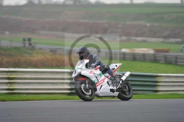 Mallory park Leicestershire;Mallory park photographs;Motorcycle action photographs;event digital images;eventdigitalimages;mallory park;no limits trackday;peter wileman photography;trackday;trackday digital images;trackday photos