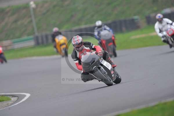 Mallory park Leicestershire;Mallory park photographs;Motorcycle action photographs;event digital images;eventdigitalimages;mallory park;no limits trackday;peter wileman photography;trackday;trackday digital images;trackday photos