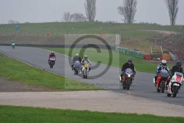 Mallory park Leicestershire;Mallory park photographs;Motorcycle action photographs;event digital images;eventdigitalimages;mallory park;no limits trackday;peter wileman photography;trackday;trackday digital images;trackday photos