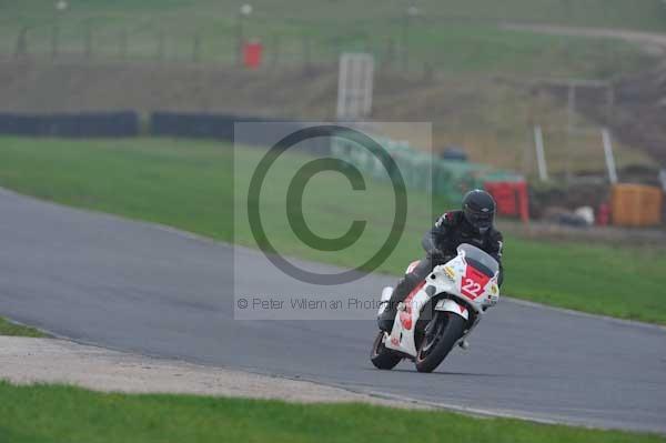 Mallory park Leicestershire;Mallory park photographs;Motorcycle action photographs;event digital images;eventdigitalimages;mallory park;no limits trackday;peter wileman photography;trackday;trackday digital images;trackday photos