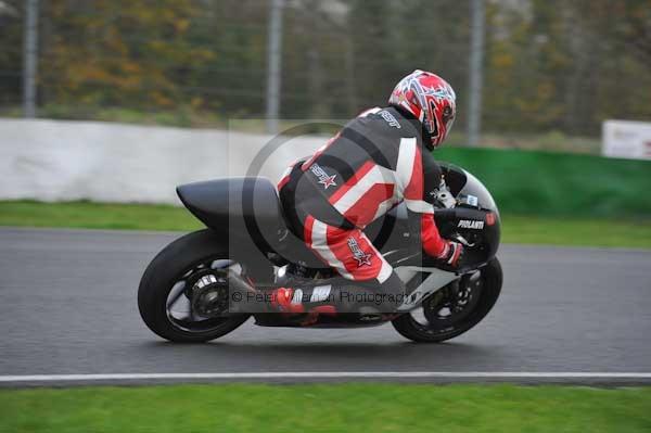 Mallory park Leicestershire;Mallory park photographs;Motorcycle action photographs;event digital images;eventdigitalimages;mallory park;no limits trackday;peter wileman photography;trackday;trackday digital images;trackday photos