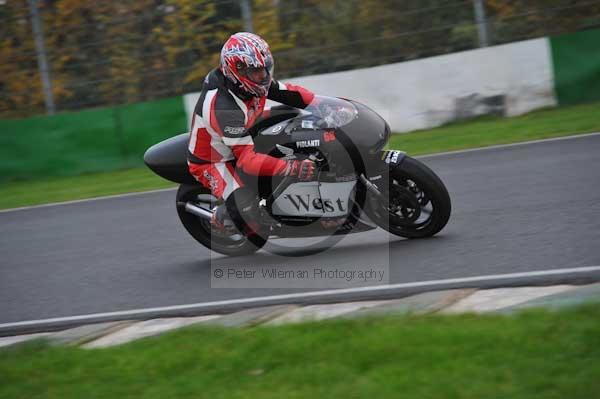 Mallory park Leicestershire;Mallory park photographs;Motorcycle action photographs;event digital images;eventdigitalimages;mallory park;no limits trackday;peter wileman photography;trackday;trackday digital images;trackday photos