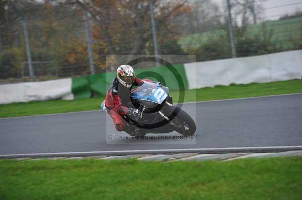 Mallory park Leicestershire;Mallory park photographs;Motorcycle action photographs;event digital images;eventdigitalimages;mallory park;no limits trackday;peter wileman photography;trackday;trackday digital images;trackday photos