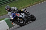 Mallory-park-Leicestershire;Mallory-park-photographs;Motorcycle-action-photographs;event-digital-images;eventdigitalimages;mallory-park;no-limits-trackday;peter-wileman-photography;trackday;trackday-digital-images;trackday-photos