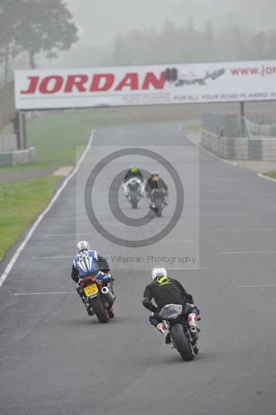 Mallory park Leicestershire;Mallory park photographs;Motorcycle action photographs;event digital images;eventdigitalimages;mallory park;no limits trackday;peter wileman photography;trackday;trackday digital images;trackday photos