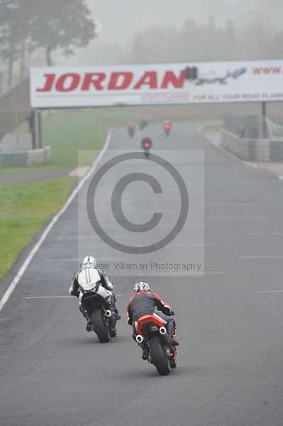 Mallory park Leicestershire;Mallory park photographs;Motorcycle action photographs;event digital images;eventdigitalimages;mallory park;no limits trackday;peter wileman photography;trackday;trackday digital images;trackday photos