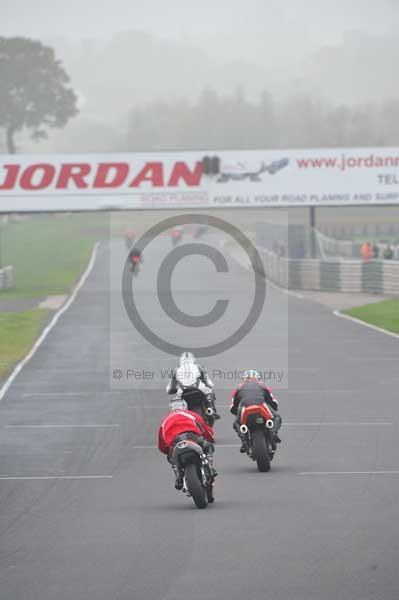 Mallory park Leicestershire;Mallory park photographs;Motorcycle action photographs;event digital images;eventdigitalimages;mallory park;no limits trackday;peter wileman photography;trackday;trackday digital images;trackday photos