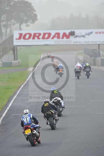 Mallory park Leicestershire;Mallory park photographs;Motorcycle action photographs;event digital images;eventdigitalimages;mallory park;no limits trackday;peter wileman photography;trackday;trackday digital images;trackday photos