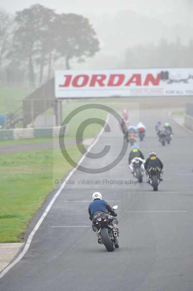 Mallory park Leicestershire;Mallory park photographs;Motorcycle action photographs;event digital images;eventdigitalimages;mallory park;no limits trackday;peter wileman photography;trackday;trackday digital images;trackday photos