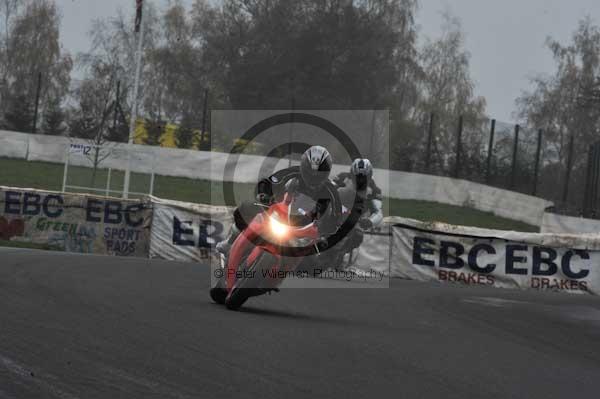 Mallory park Leicestershire;Mallory park photographs;Motorcycle action photographs;event digital images;eventdigitalimages;mallory park;no limits trackday;peter wileman photography;trackday;trackday digital images;trackday photos