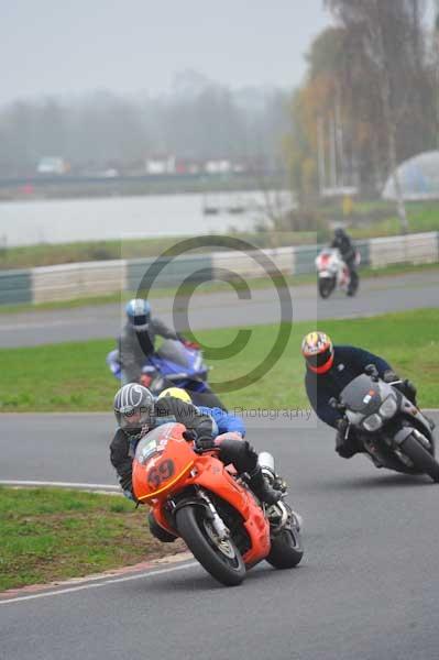 Mallory park Leicestershire;Mallory park photographs;Motorcycle action photographs;event digital images;eventdigitalimages;mallory park;no limits trackday;peter wileman photography;trackday;trackday digital images;trackday photos