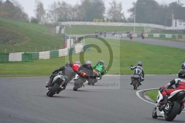 Mallory park Leicestershire;Mallory park photographs;Motorcycle action photographs;event digital images;eventdigitalimages;mallory park;no limits trackday;peter wileman photography;trackday;trackday digital images;trackday photos