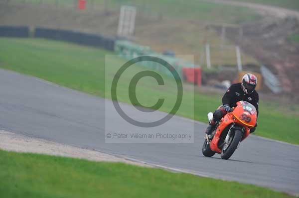 Mallory park Leicestershire;Mallory park photographs;Motorcycle action photographs;event digital images;eventdigitalimages;mallory park;no limits trackday;peter wileman photography;trackday;trackday digital images;trackday photos