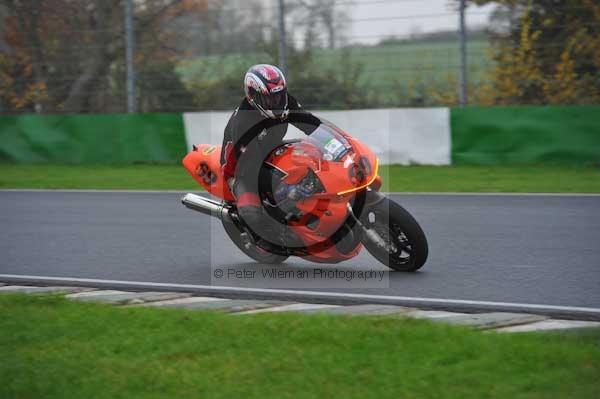 Mallory park Leicestershire;Mallory park photographs;Motorcycle action photographs;event digital images;eventdigitalimages;mallory park;no limits trackday;peter wileman photography;trackday;trackday digital images;trackday photos