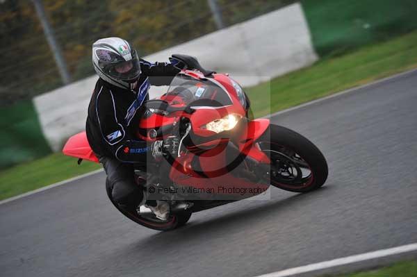 Mallory park Leicestershire;Mallory park photographs;Motorcycle action photographs;event digital images;eventdigitalimages;mallory park;no limits trackday;peter wileman photography;trackday;trackday digital images;trackday photos