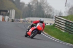 Mallory-park-Leicestershire;Mallory-park-photographs;Motorcycle-action-photographs;event-digital-images;eventdigitalimages;mallory-park;no-limits-trackday;peter-wileman-photography;trackday;trackday-digital-images;trackday-photos