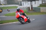 Mallory-park-Leicestershire;Mallory-park-photographs;Motorcycle-action-photographs;event-digital-images;eventdigitalimages;mallory-park;no-limits-trackday;peter-wileman-photography;trackday;trackday-digital-images;trackday-photos