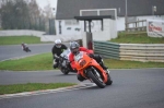 Mallory-park-Leicestershire;Mallory-park-photographs;Motorcycle-action-photographs;event-digital-images;eventdigitalimages;mallory-park;no-limits-trackday;peter-wileman-photography;trackday;trackday-digital-images;trackday-photos