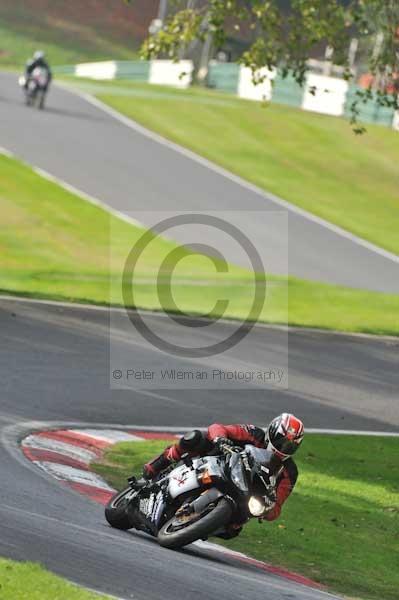 Motorcycle action photographs;Trackday digital images;cadwell;cadwell park photographs;event digital images;eventdigitalimages;motor racing louth lincolnshire;no limits trackdays;peter wileman photography;trackday;trackday photos