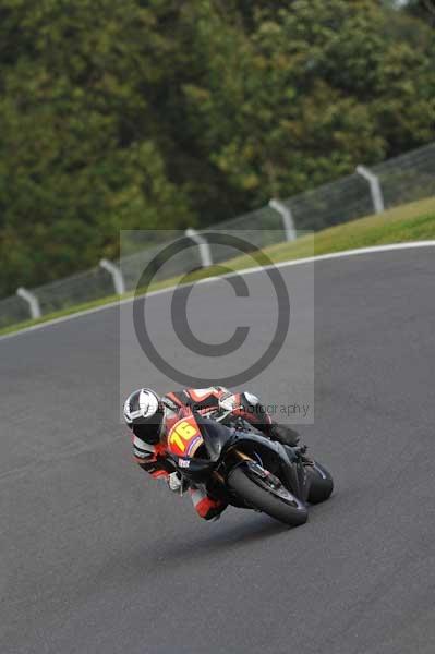 Motorcycle action photographs;Trackday digital images;cadwell;cadwell park photographs;event digital images;eventdigitalimages;motor racing louth lincolnshire;no limits trackdays;peter wileman photography;trackday;trackday photos