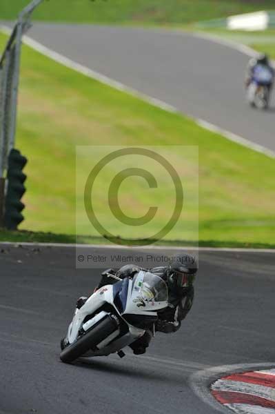 Motorcycle action photographs;Trackday digital images;cadwell;cadwell park photographs;event digital images;eventdigitalimages;motor racing louth lincolnshire;no limits trackdays;peter wileman photography;trackday;trackday photos