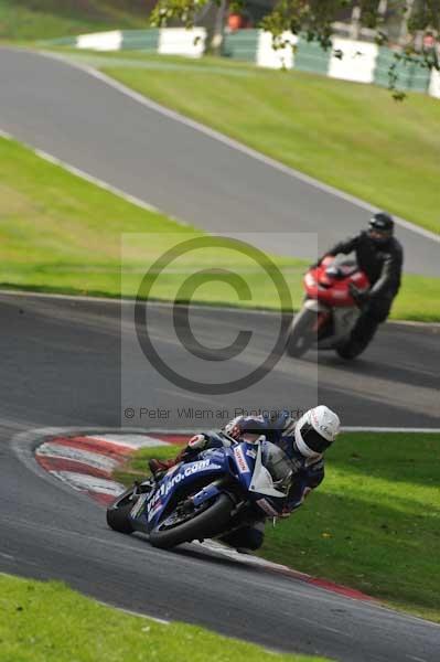 Motorcycle action photographs;Trackday digital images;cadwell;cadwell park photographs;event digital images;eventdigitalimages;motor racing louth lincolnshire;no limits trackdays;peter wileman photography;trackday;trackday photos