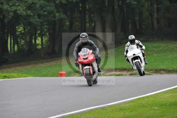 Motorcycle action photographs;Trackday digital images;cadwell;cadwell park photographs;event digital images;eventdigitalimages;motor racing louth lincolnshire;no limits trackdays;peter wileman photography;trackday;trackday photos