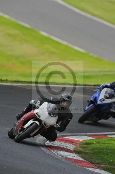 Motorcycle action photographs;Trackday digital images;cadwell;cadwell park photographs;event digital images;eventdigitalimages;motor racing louth lincolnshire;no limits trackdays;peter wileman photography;trackday;trackday photos