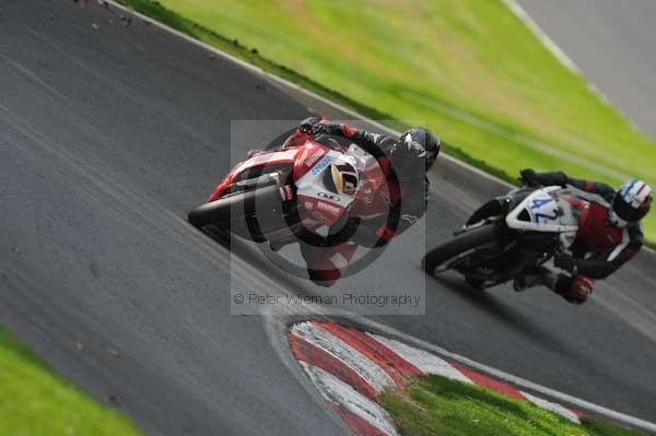 Motorcycle action photographs;Trackday digital images;cadwell;cadwell park photographs;event digital images;eventdigitalimages;motor racing louth lincolnshire;no limits trackdays;peter wileman photography;trackday;trackday photos