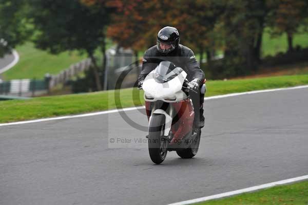 Motorcycle action photographs;Trackday digital images;cadwell;cadwell park photographs;event digital images;eventdigitalimages;motor racing louth lincolnshire;no limits trackdays;peter wileman photography;trackday;trackday photos