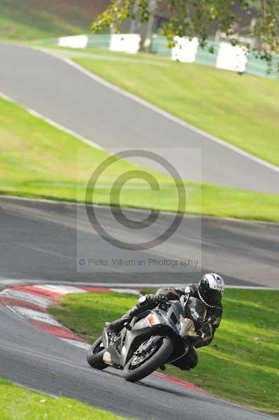 Motorcycle action photographs;Trackday digital images;cadwell;cadwell park photographs;event digital images;eventdigitalimages;motor racing louth lincolnshire;no limits trackdays;peter wileman photography;trackday;trackday photos