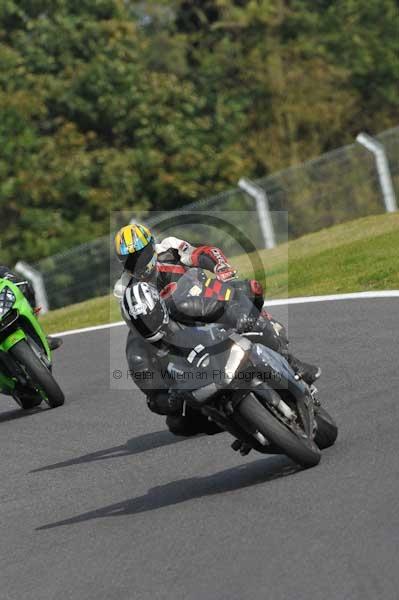 Motorcycle action photographs;Trackday digital images;cadwell;cadwell park photographs;event digital images;eventdigitalimages;motor racing louth lincolnshire;no limits trackdays;peter wileman photography;trackday;trackday photos