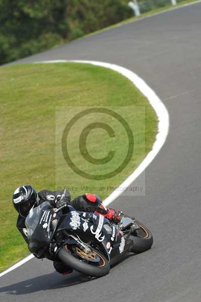 Motorcycle action photographs;Trackday digital images;cadwell;cadwell park photographs;event digital images;eventdigitalimages;motor racing louth lincolnshire;no limits trackdays;peter wileman photography;trackday;trackday photos