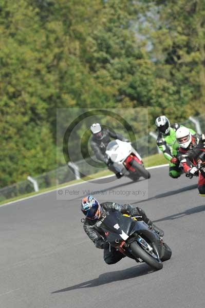 Motorcycle action photographs;Trackday digital images;cadwell;cadwell park photographs;event digital images;eventdigitalimages;motor racing louth lincolnshire;no limits trackdays;peter wileman photography;trackday;trackday photos