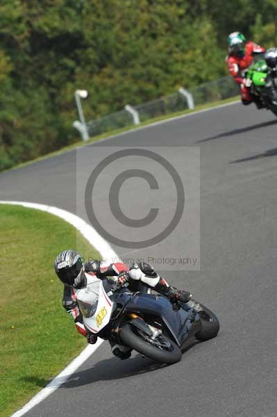 Motorcycle action photographs;Trackday digital images;cadwell;cadwell park photographs;event digital images;eventdigitalimages;motor racing louth lincolnshire;no limits trackdays;peter wileman photography;trackday;trackday photos