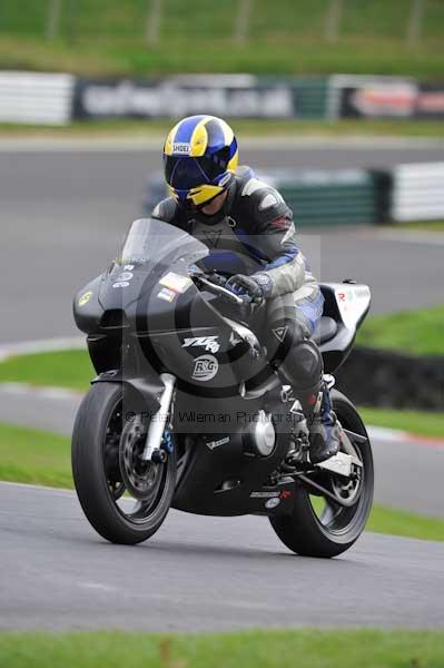 Motorcycle action photographs;Trackday digital images;cadwell;cadwell park photographs;event digital images;eventdigitalimages;motor racing louth lincolnshire;no limits trackdays;peter wileman photography;trackday;trackday photos