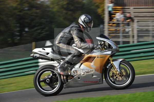 Motorcycle action photographs;Trackday digital images;cadwell;cadwell park photographs;event digital images;eventdigitalimages;motor racing louth lincolnshire;no limits trackdays;peter wileman photography;trackday;trackday photos